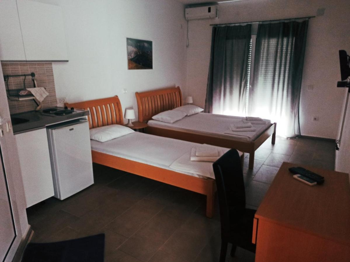 Apartment'S Meti Ulcinj Esterno foto