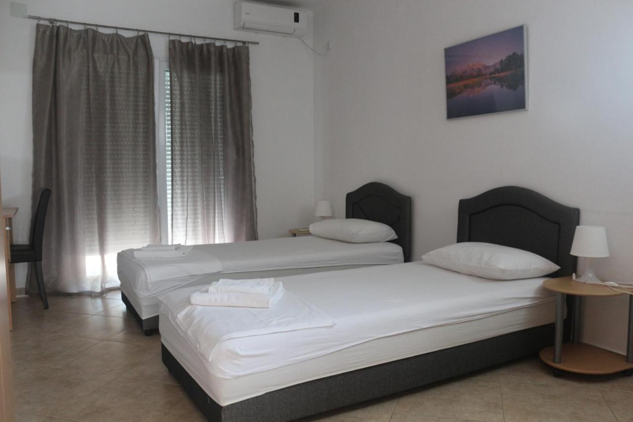Apartment'S Meti Ulcinj Esterno foto