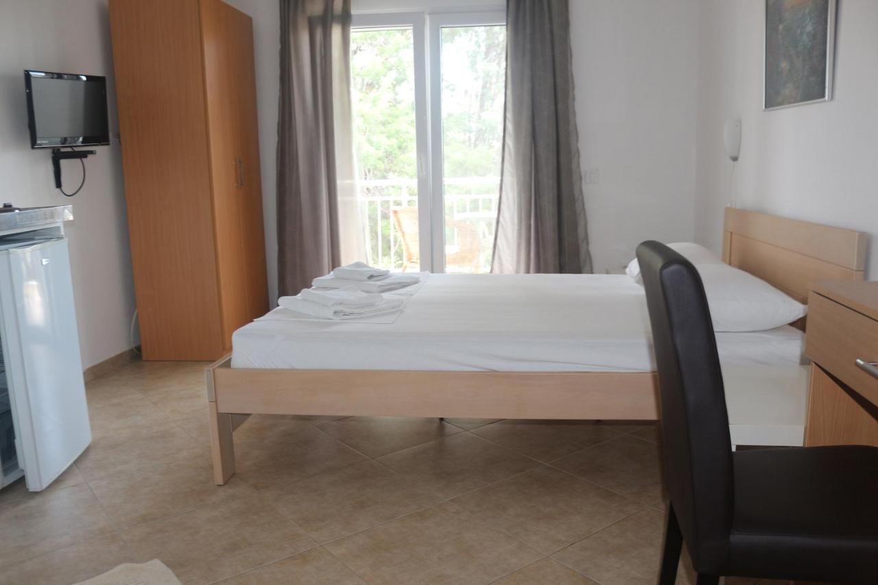 Apartment'S Meti Ulcinj Esterno foto