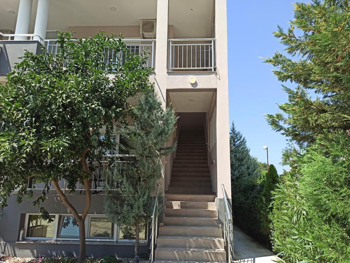 Apartment'S Meti Ulcinj Esterno foto