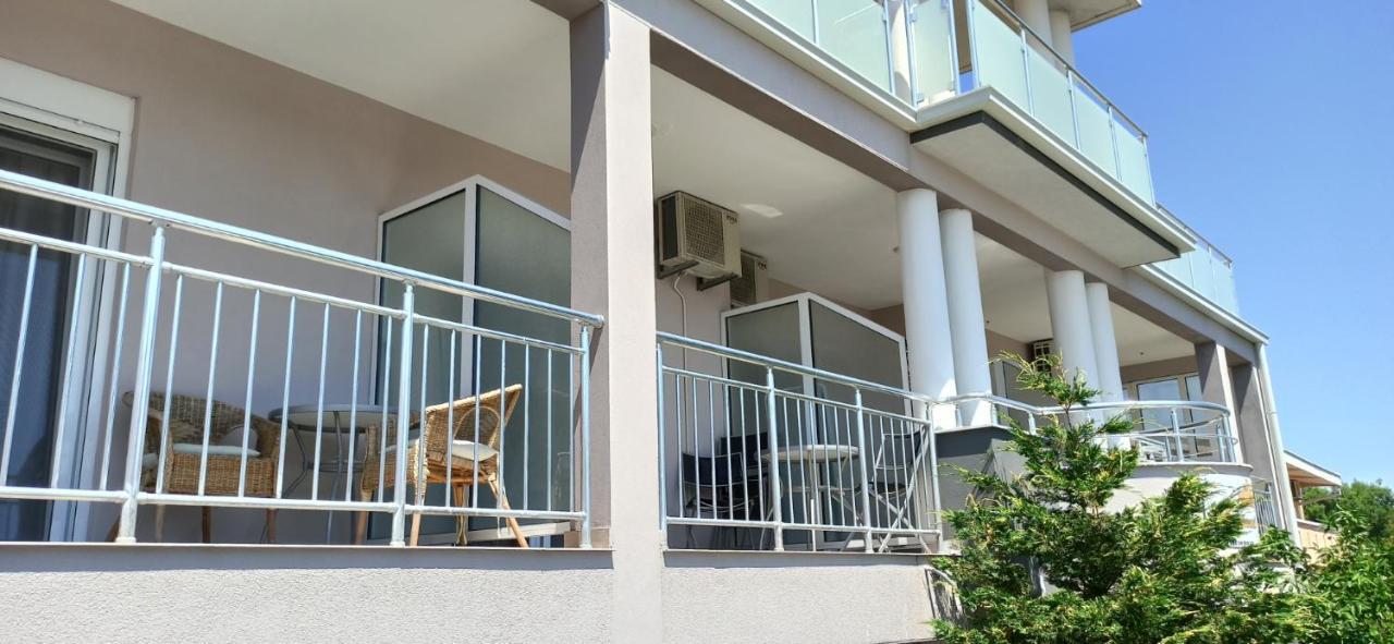 Apartment'S Meti Ulcinj Esterno foto