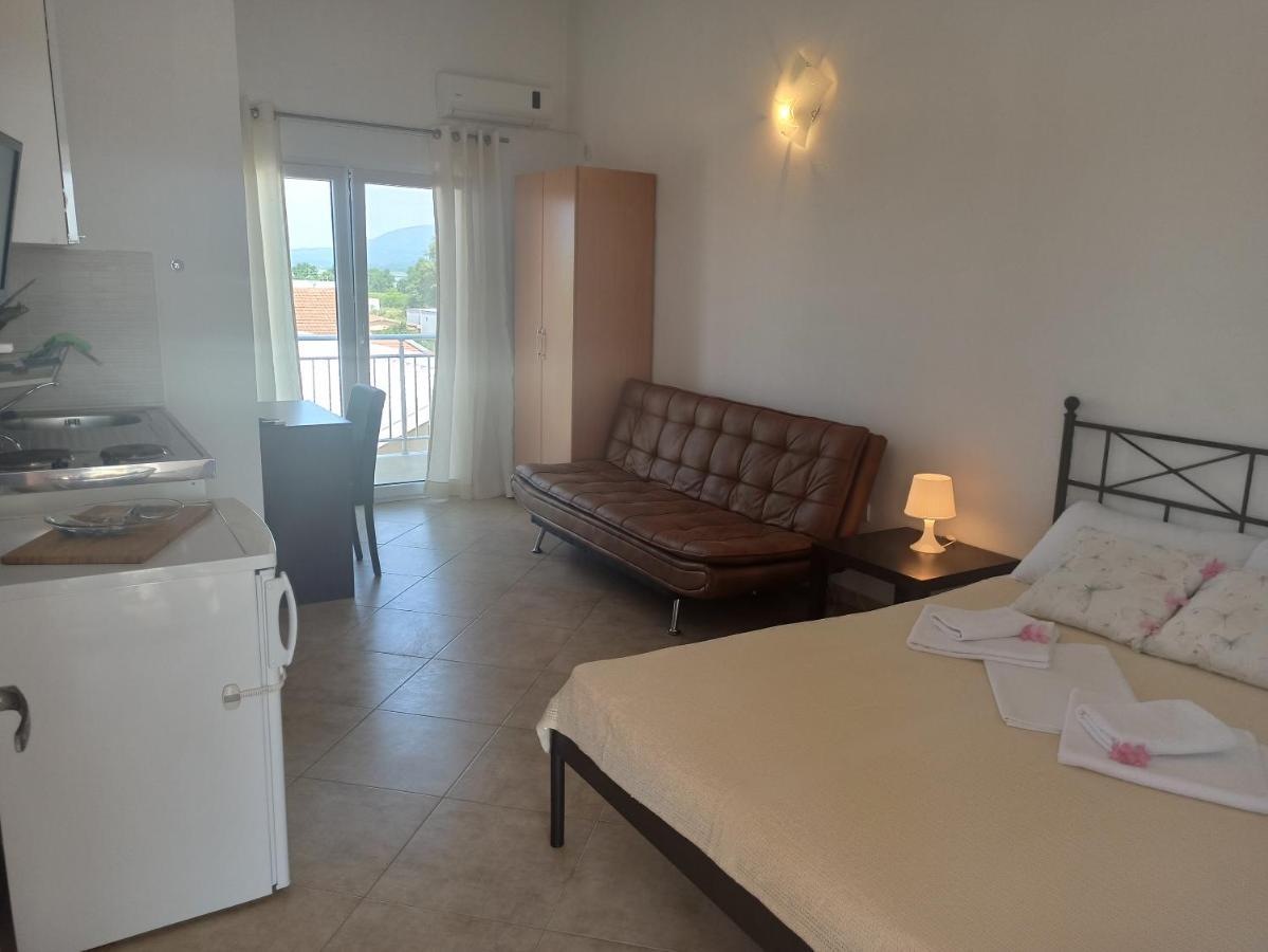 Apartment'S Meti Ulcinj Esterno foto