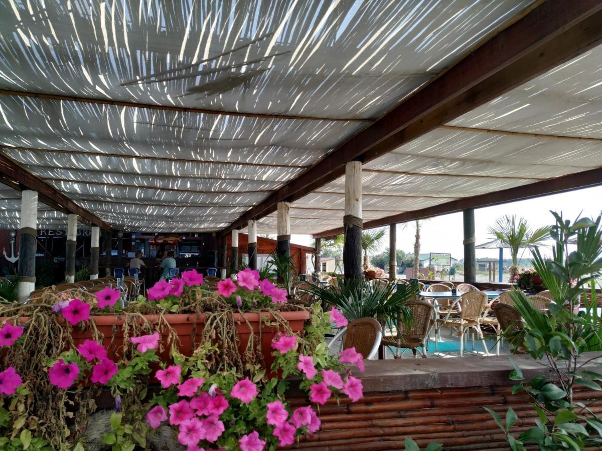 Apartment'S Meti Ulcinj Esterno foto
